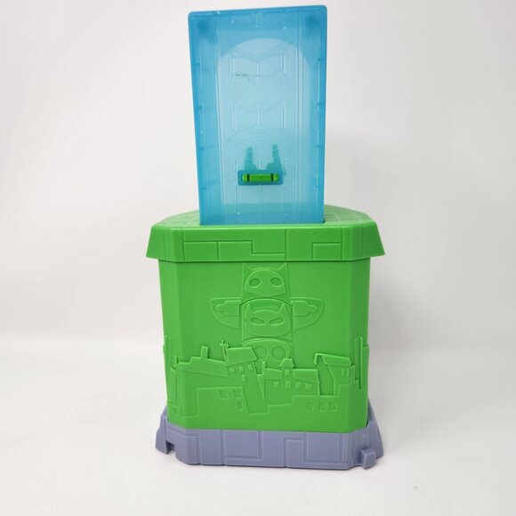 Just Play PJ MASKS Greg Becomes Gekko Transforming Station (Figures not included - Picture 5 of 9